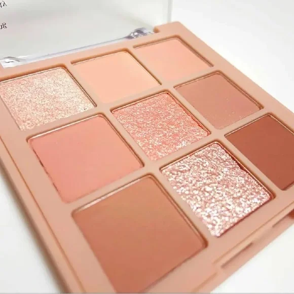 Nude Eyeshadow Palette. Neutral - Picture 4 of 6